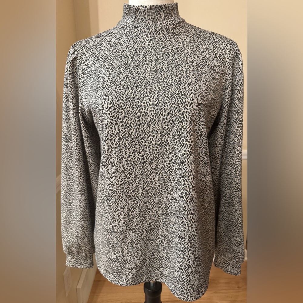 🐆 LOFT Leopard Print Tailored Cozy & Chic Top, Size Small
